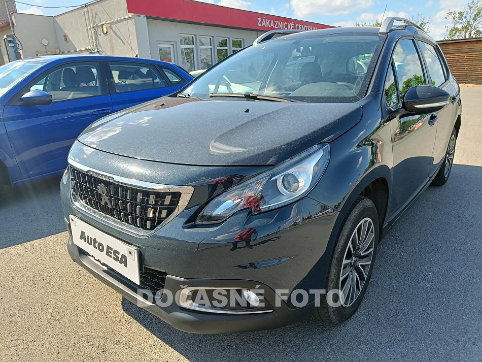 Peugeot 2008 1.2 i 
