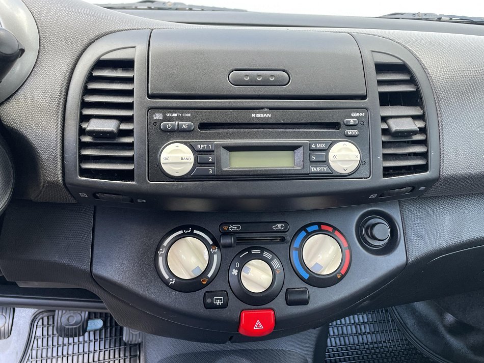 Nissan Micra 1.0i 