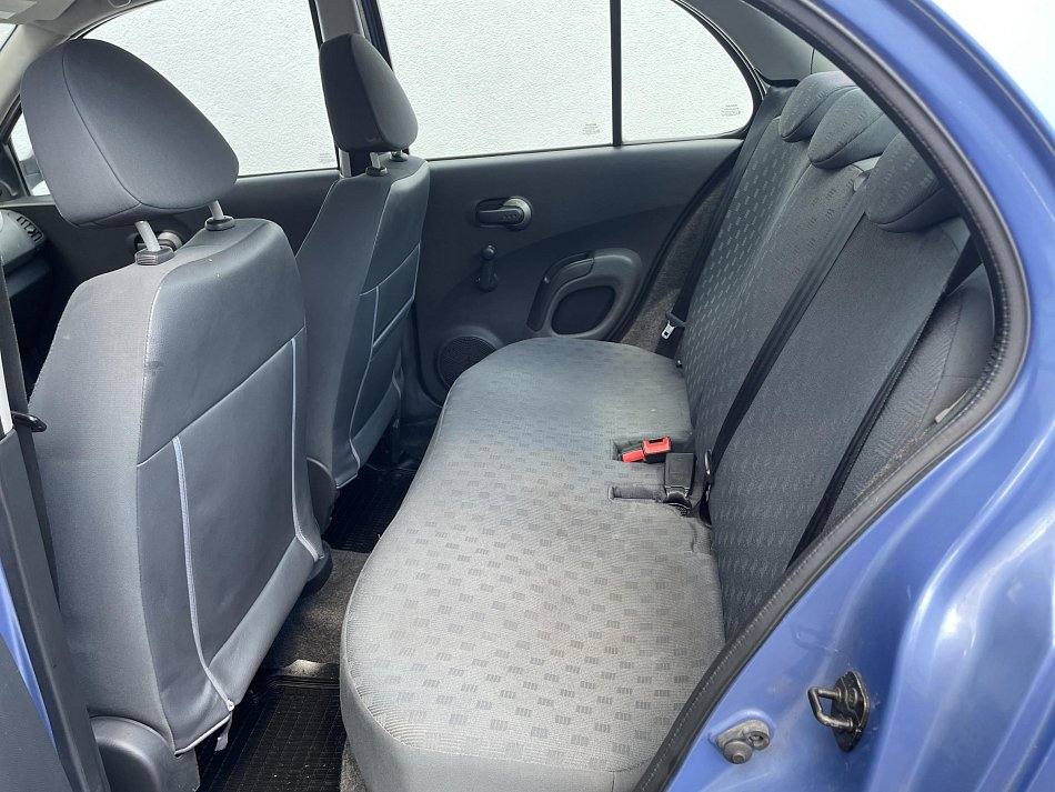 Nissan Micra 1.0i 