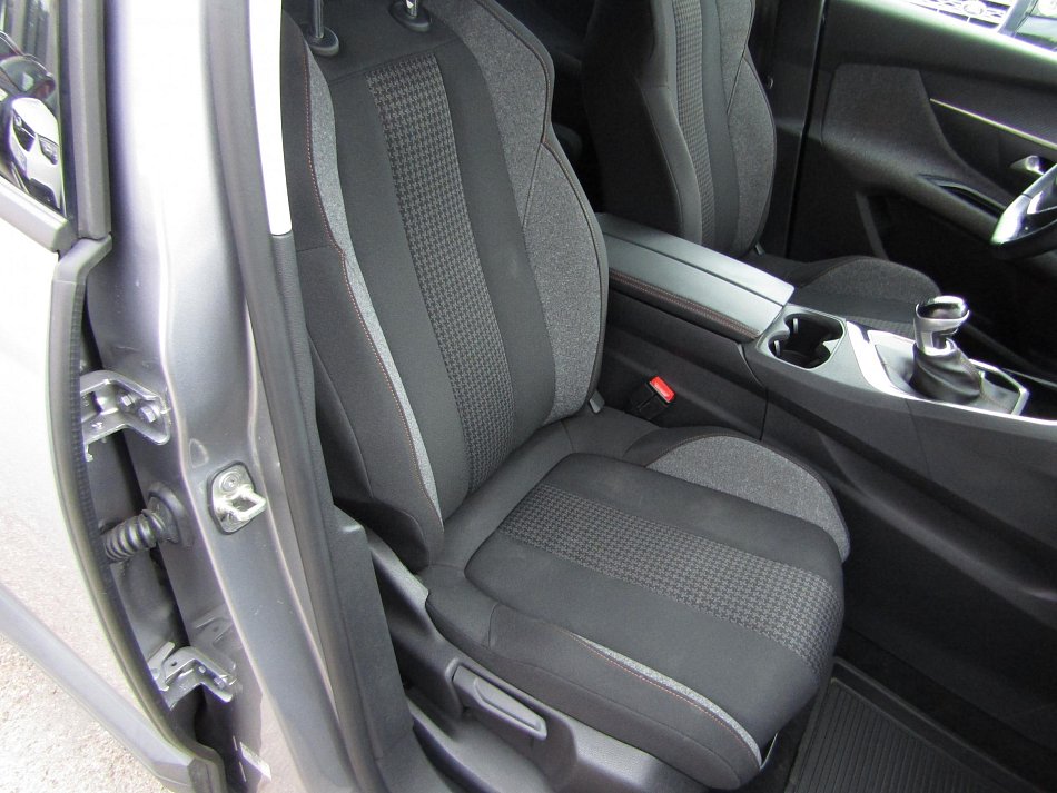 Peugeot 5008 1.3 T 