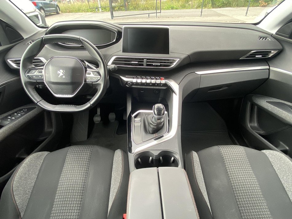 Peugeot 5008 1.3 T 