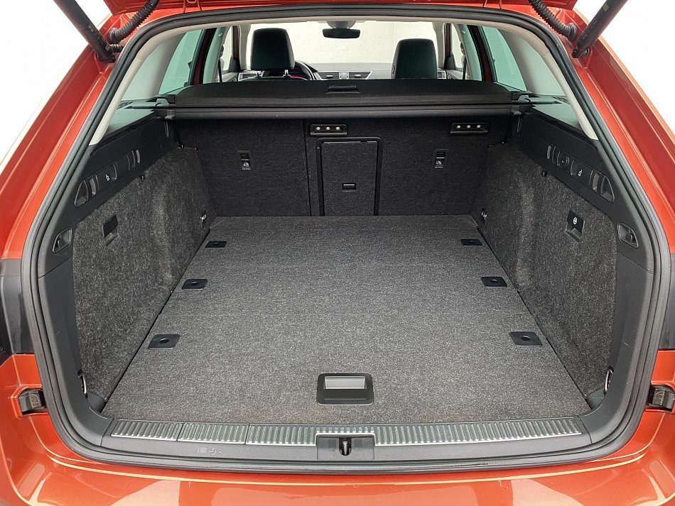 Škoda Superb III 2.0 TSi Scout 4x4