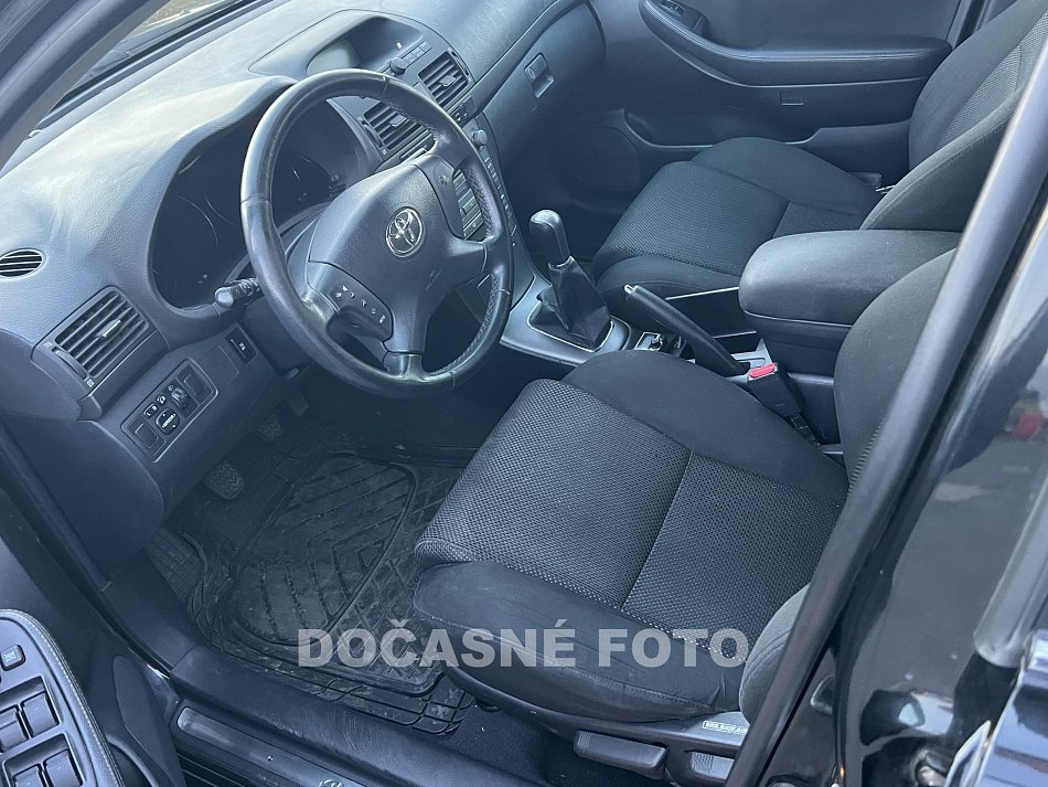 Toyota Avensis 1.8 i 