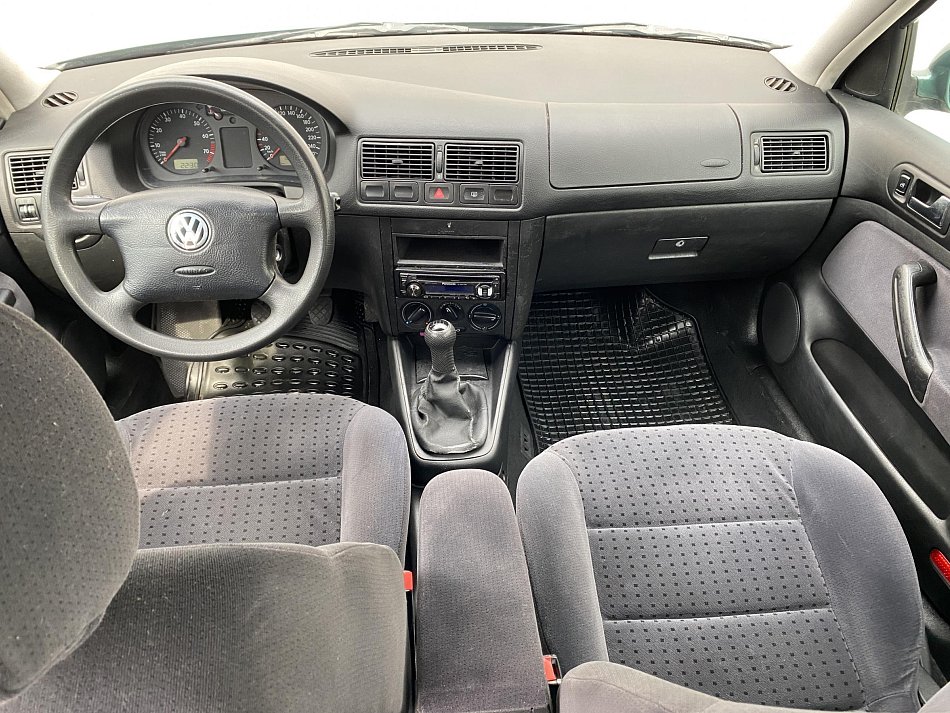 Volkswagen Golf 1.6i 