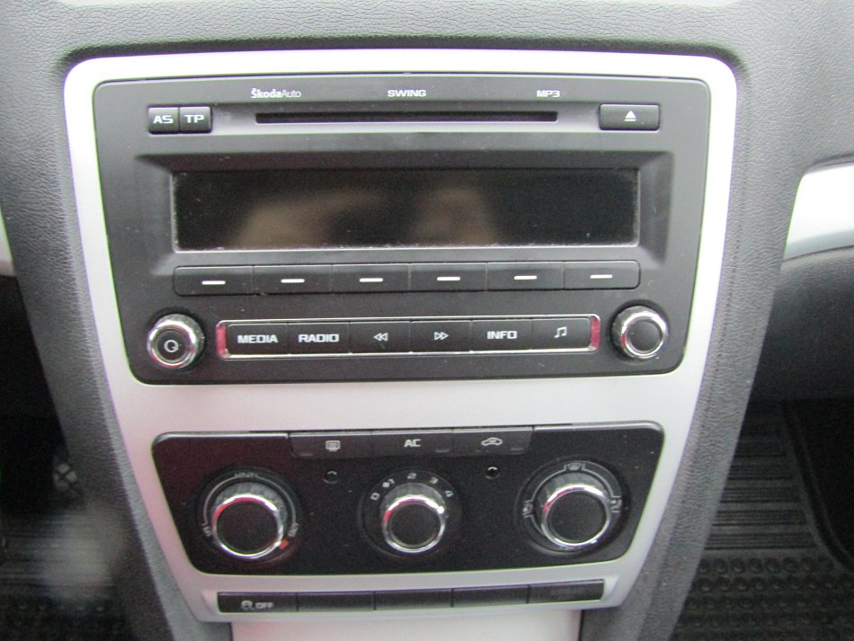 Škoda Octavia II 1.6 MPI Ambiente