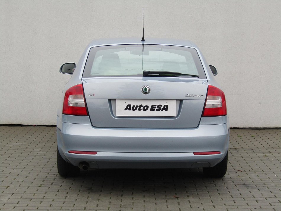 Škoda Octavia II 1.6 MPI Ambiente