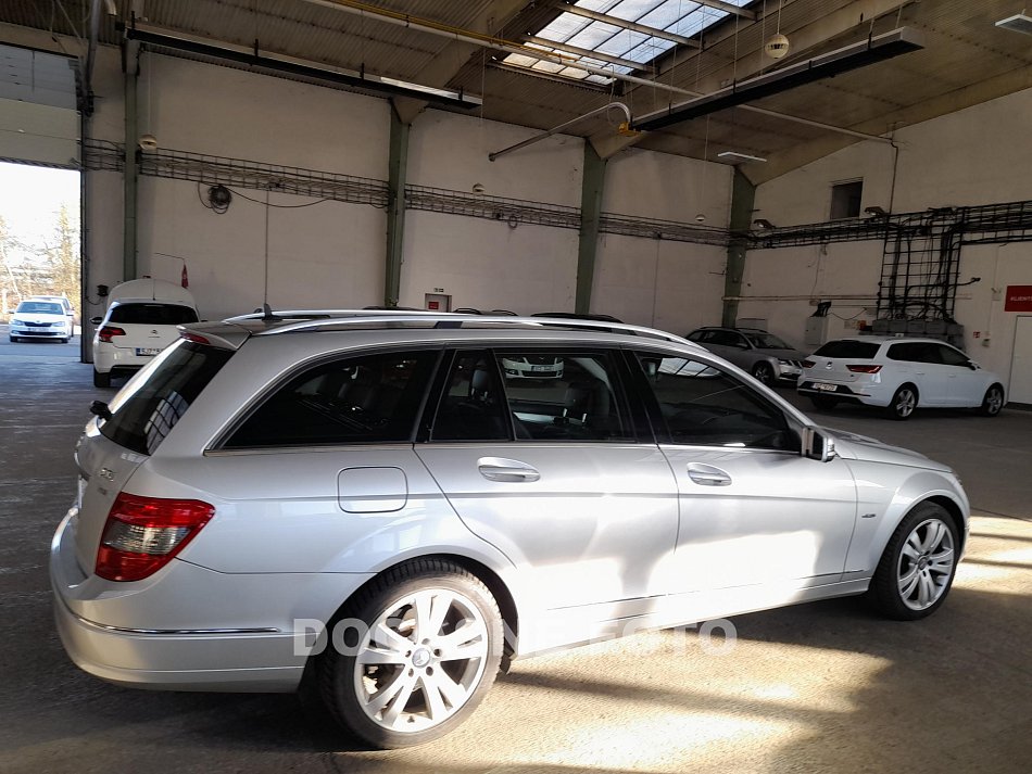 Mercedes-Benz Třída C 2.2 