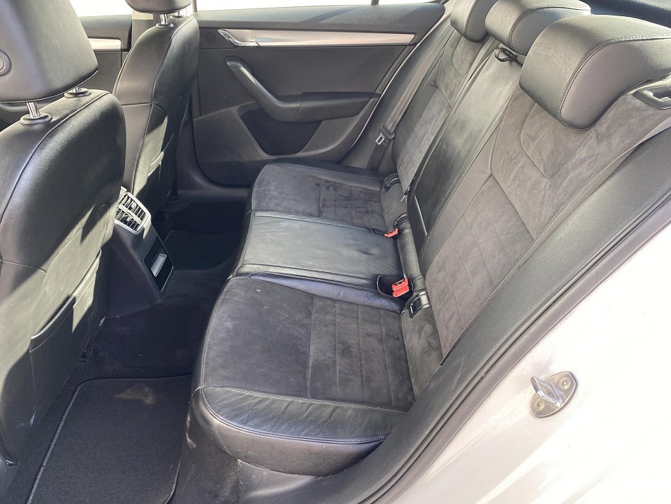 Škoda Octavia III 2.0 TDi Elegance
