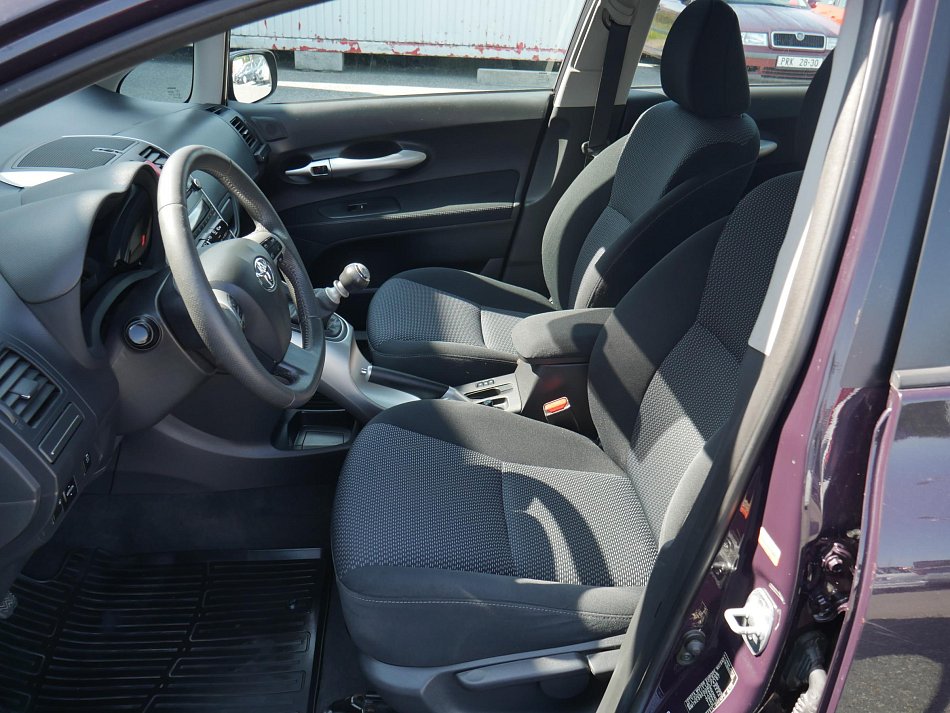 Toyota Auris 1.6 VVTi 