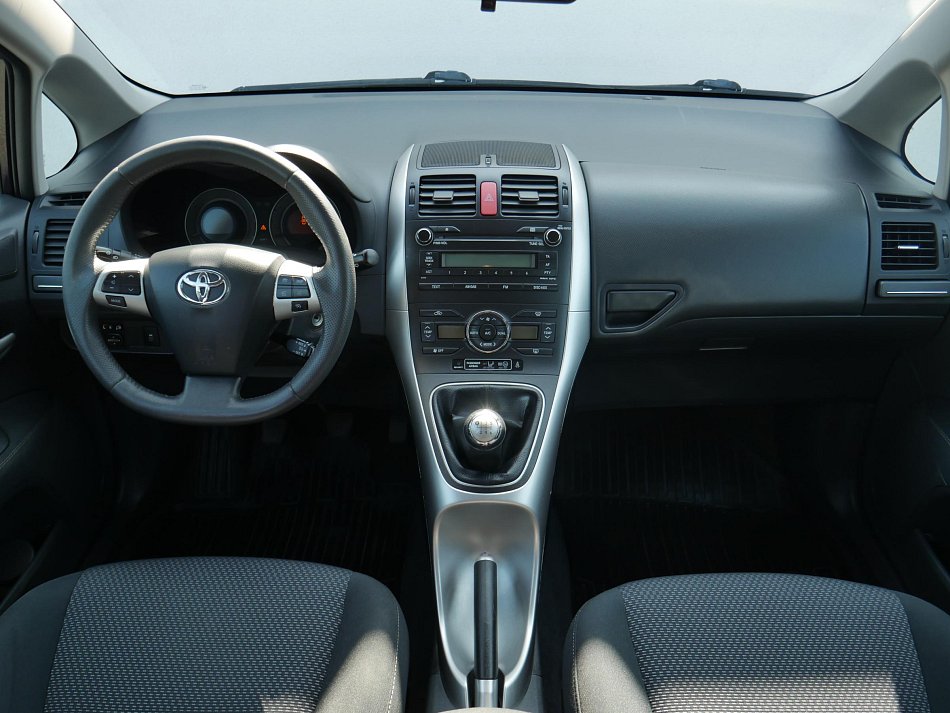 Toyota Auris 1.6 VVTi 