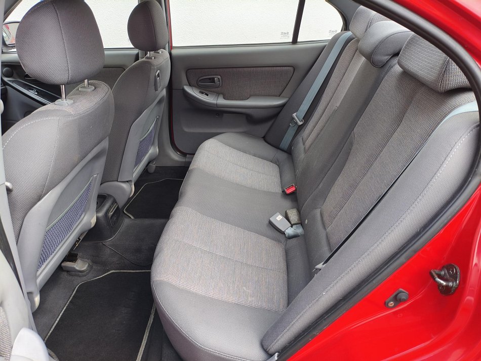 Hyundai Elantra 1.6i 