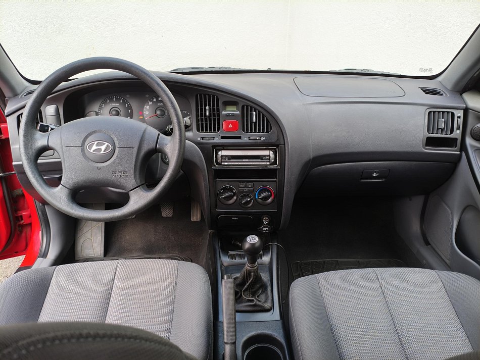 Hyundai Elantra 1.6i 