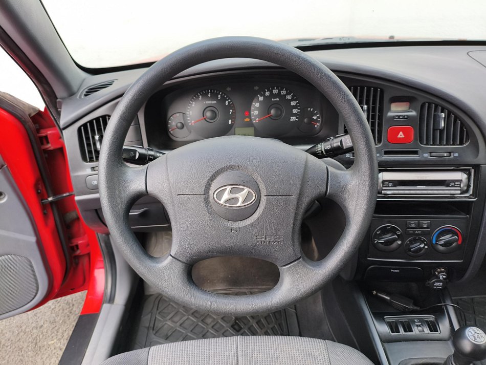 Hyundai Elantra 1.6i 