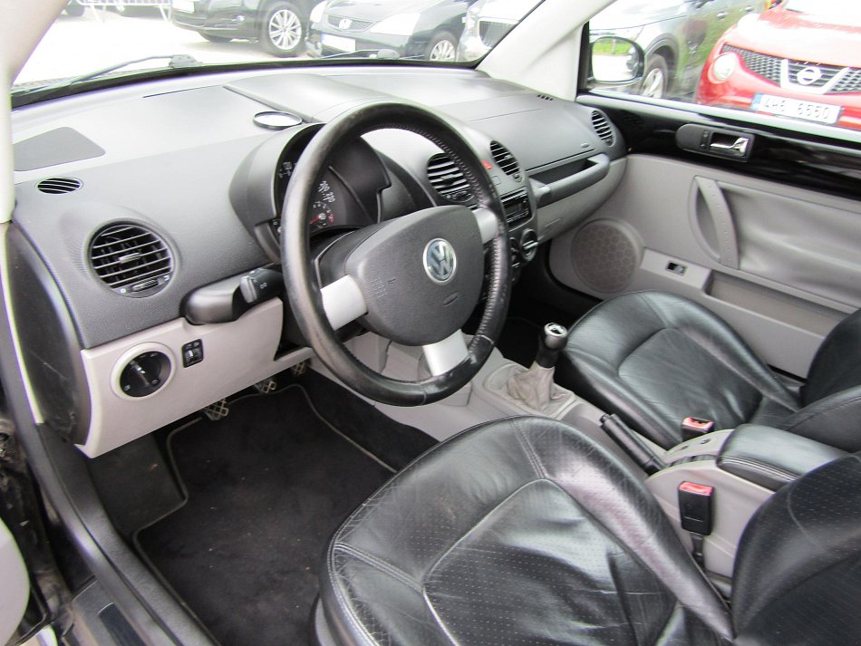 Volkswagen New Beetle 2.0i  Cabrio