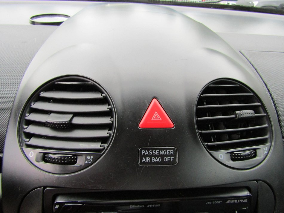 Volkswagen New Beetle 2.0i  Cabrio
