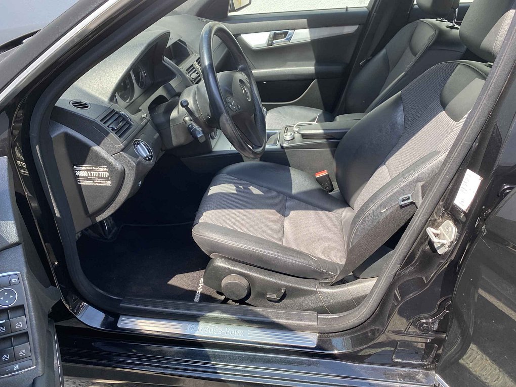 Mercedes-Benz Třída C 3.0i  280