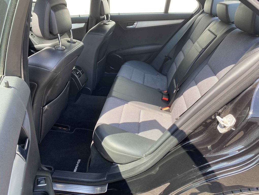 Mercedes-Benz Třída C 3.0i  280