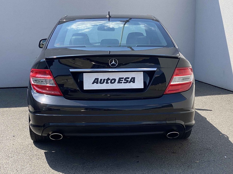 Mercedes-Benz Třída C 3.0i  280