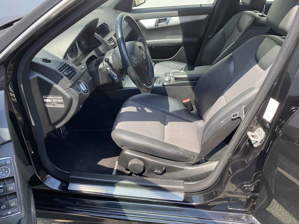 Mercedes-Benz Třída C 3.0i  280
