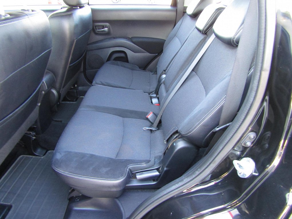 Peugeot 4007 2.2 HDi  4x4, 7míst