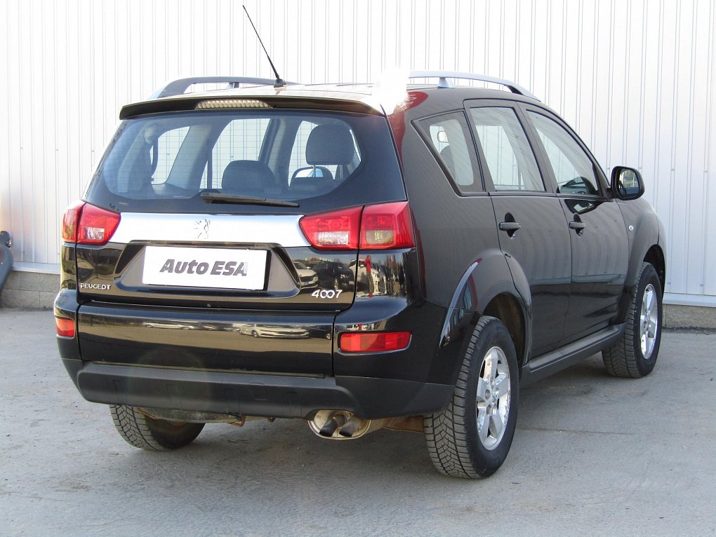 Peugeot 4007 2.2 HDi  4x4, 7míst