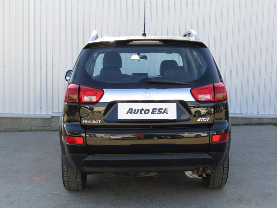 Peugeot 4007 2.2 HDi  4x4, 7míst