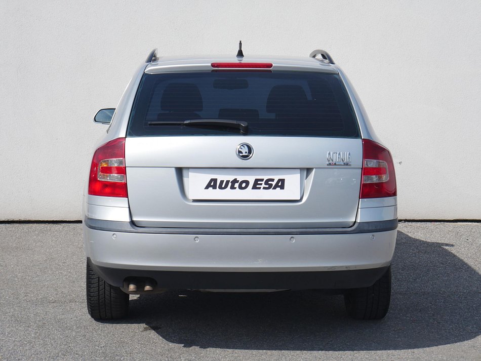 Škoda Octavia II 2.0 TDi Elegance 4x4
