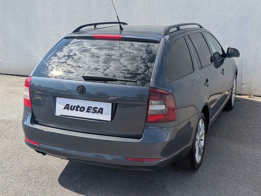 Škoda Octavia II 2.0TDi Elegance