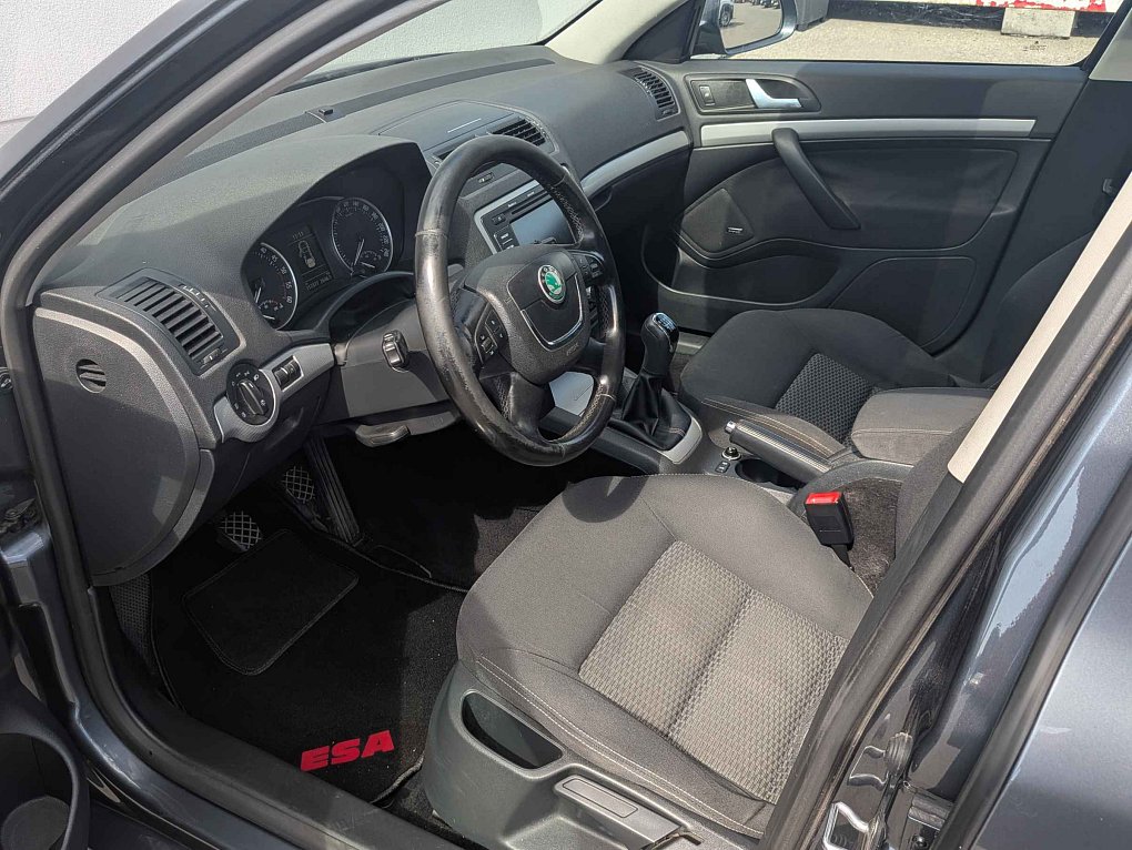 Škoda Octavia II 2.0TDi Elegance