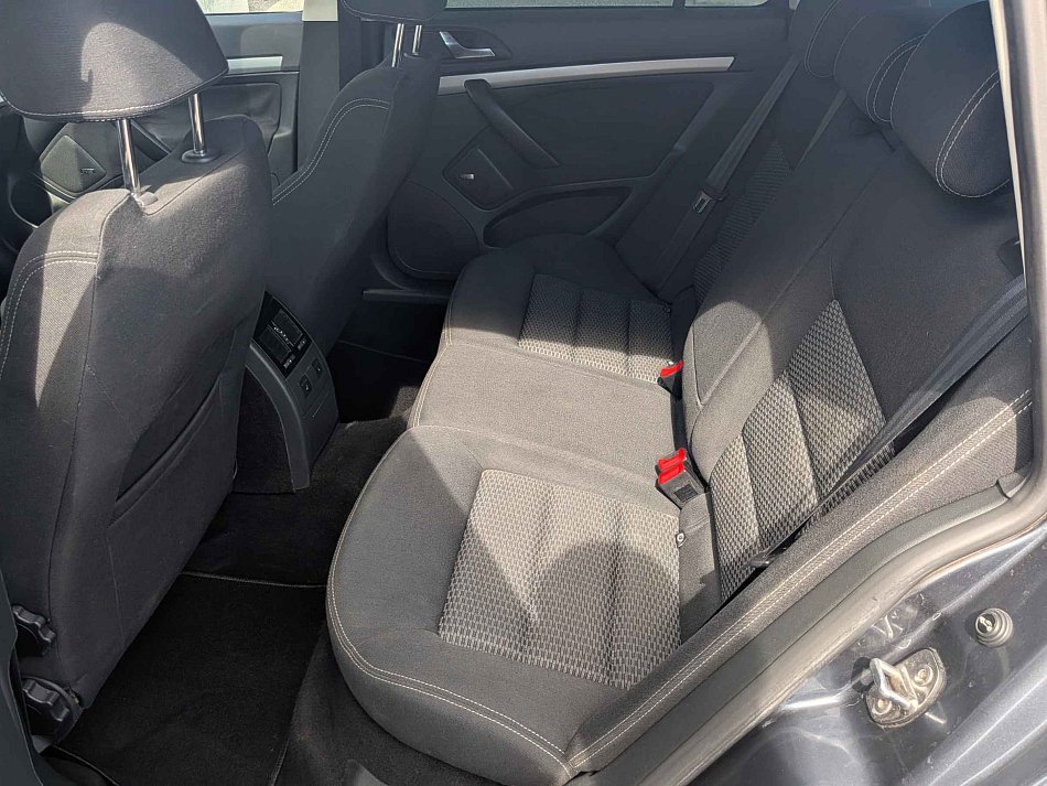 Škoda Octavia II 2.0TDi Elegance