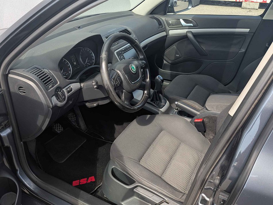 Škoda Octavia II 2.0TDi Elegance