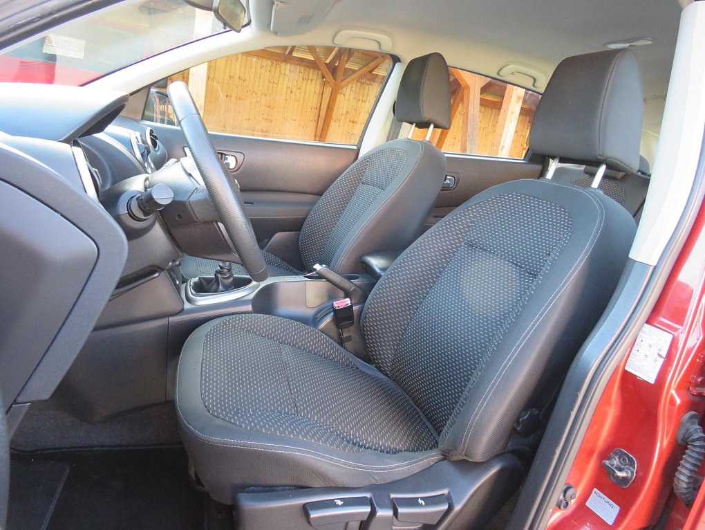 Nissan Qashqai 2.0i 