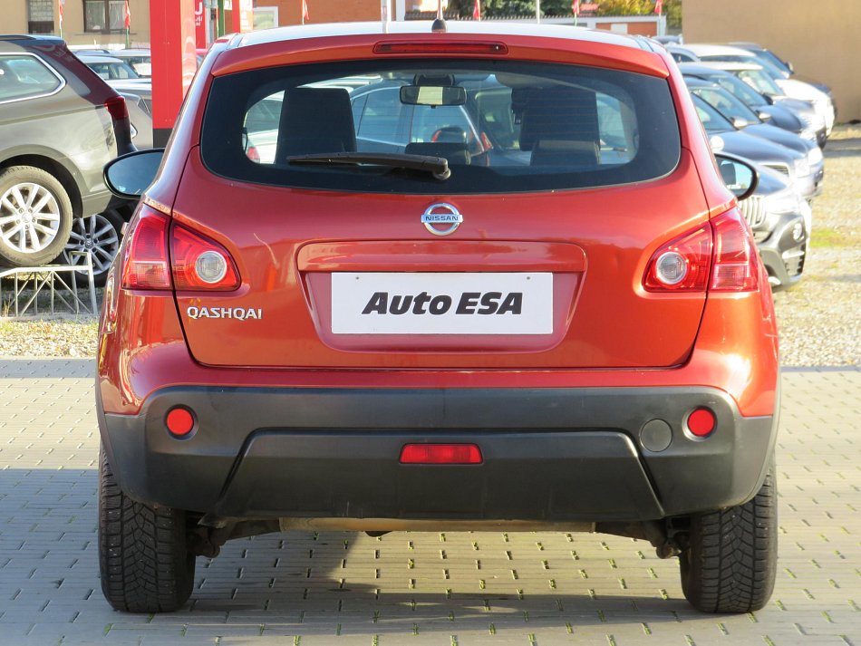 Nissan Qashqai 2.0i 