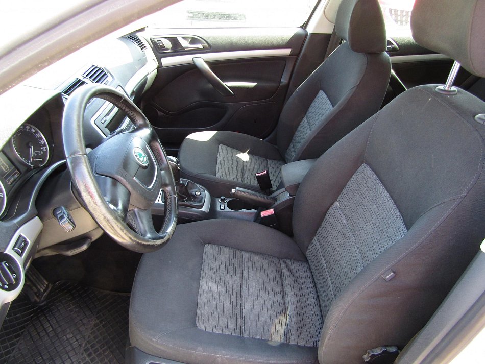 Škoda Octavia II 1.6 TDi Ambition