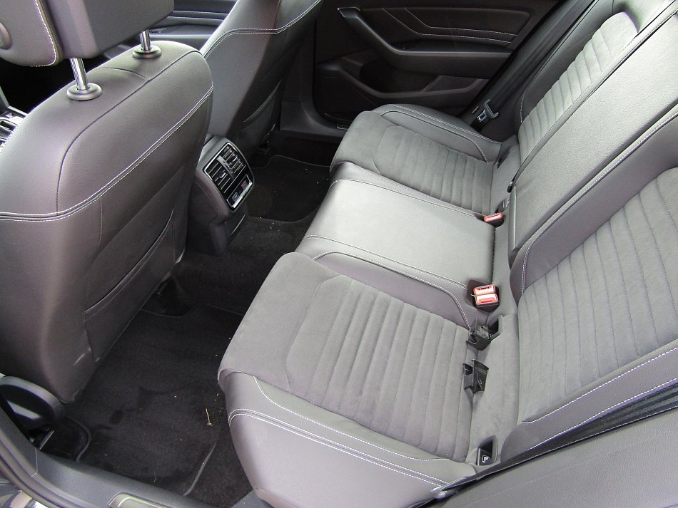 Volkswagen Passat 2.0TDi Elegance