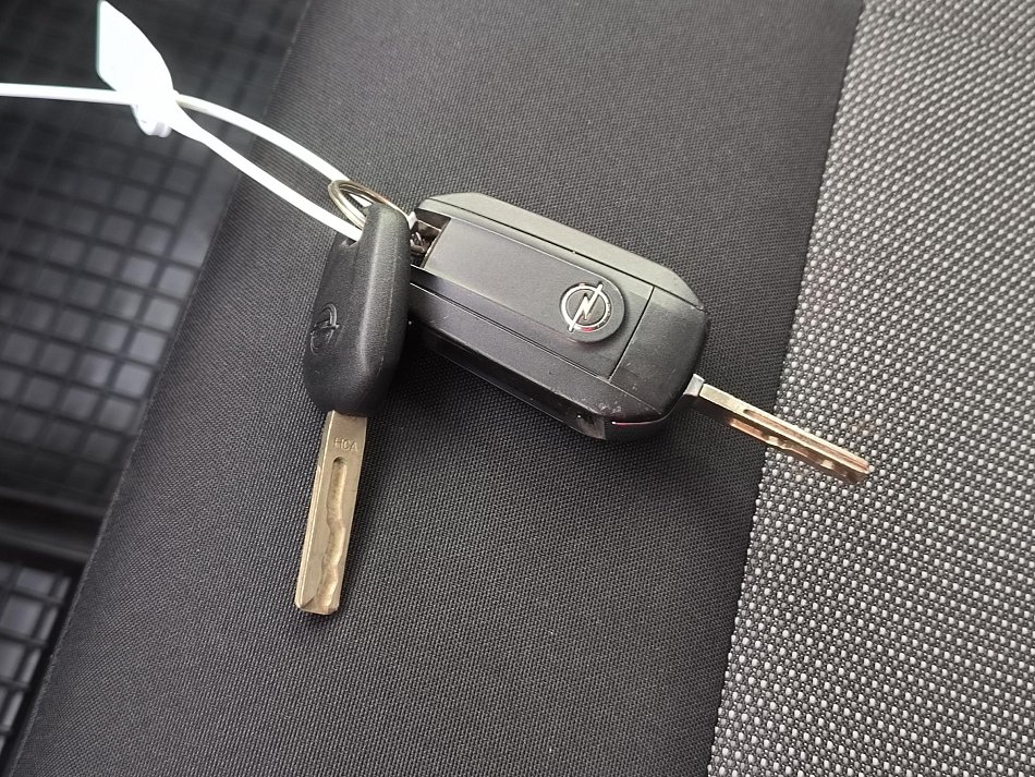 Opel Vivaro 2.0CDTi Enjoy L3 6míst