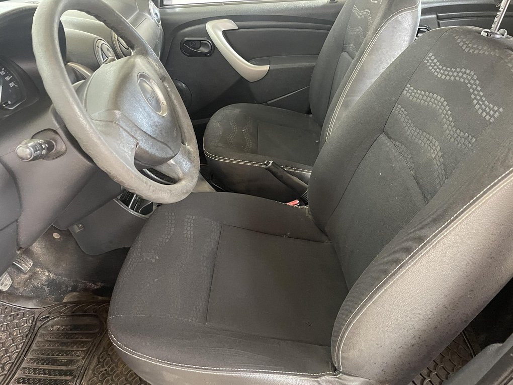 Dacia Sandero 1.6i 