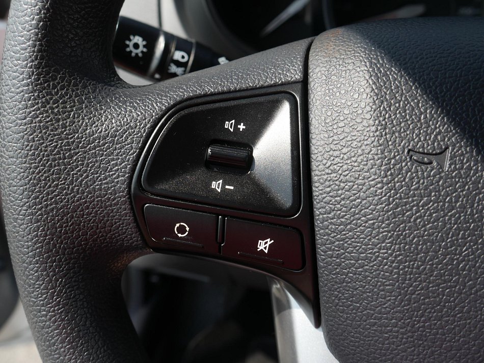 Kia Rio 1.4i 
