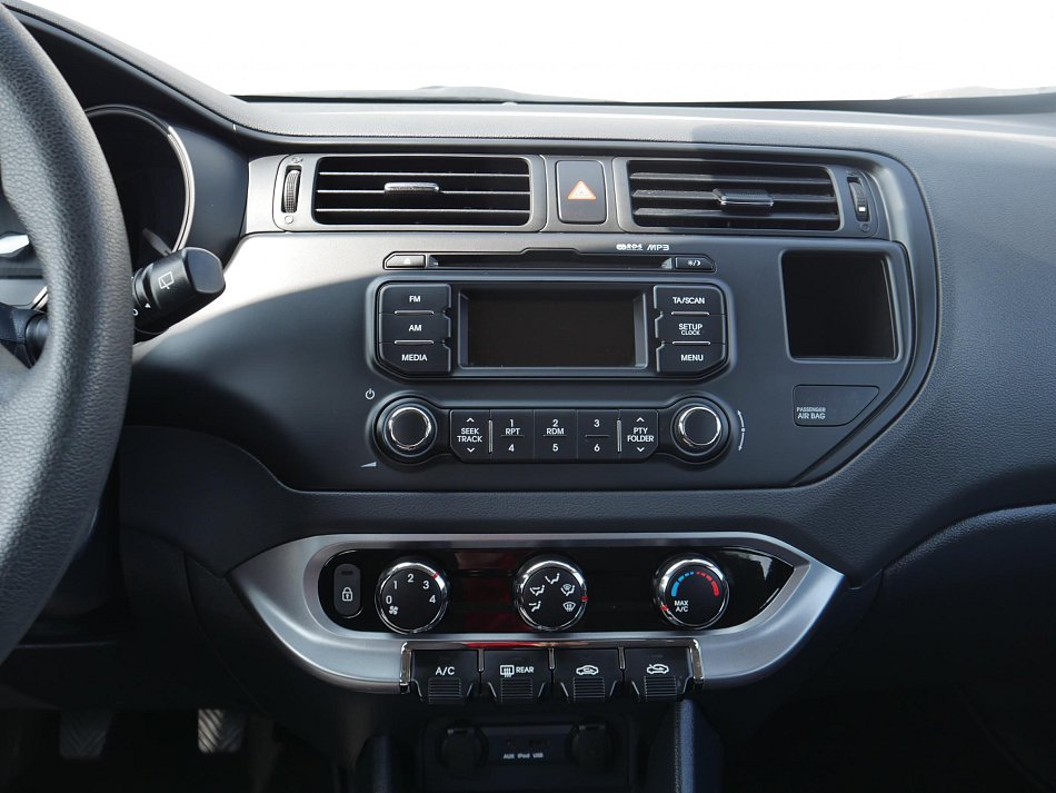 Kia Rio 1.4i 