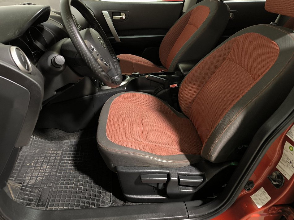 Nissan Qashqai 2.0i 
