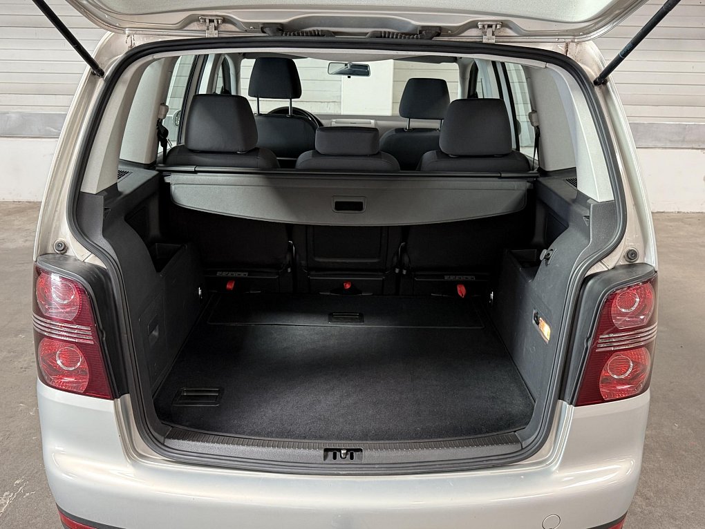 Volkswagen Touran 1.5i 