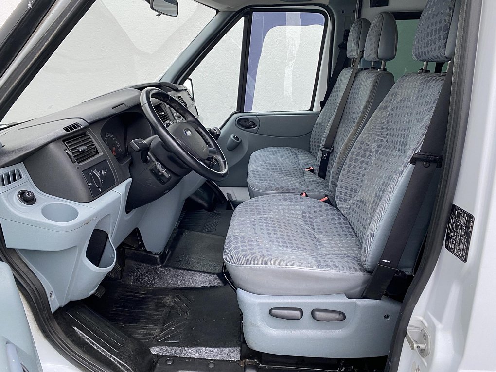 Ford Transit 2.2TDCi Trend L2H2 9míst