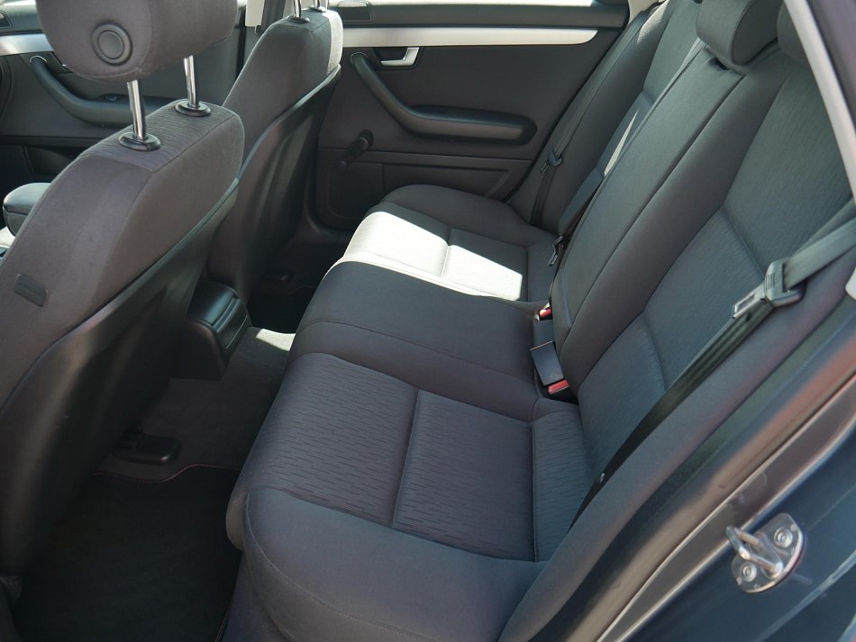 Audi A4 2.0i 