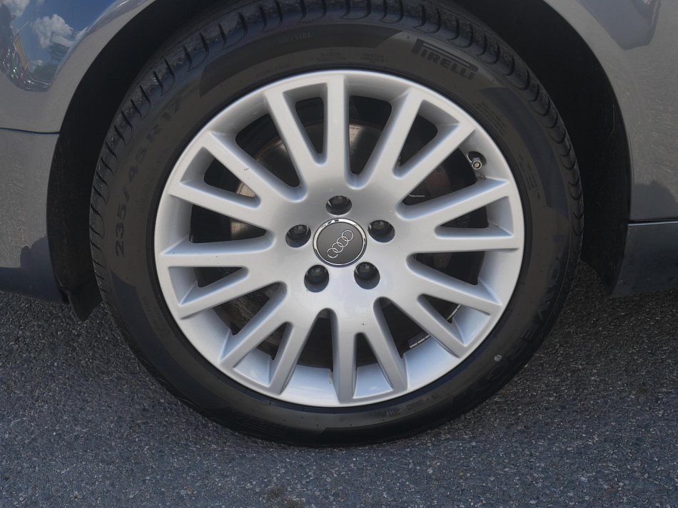 Audi A4 2.0i 