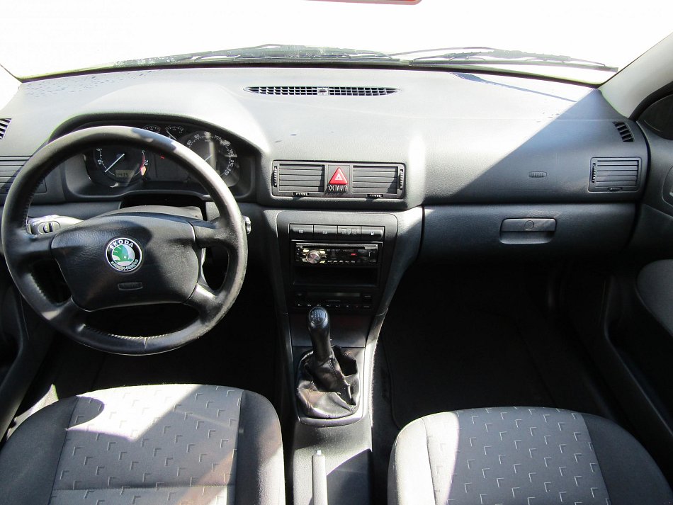 Škoda Octavia 1.6 i 