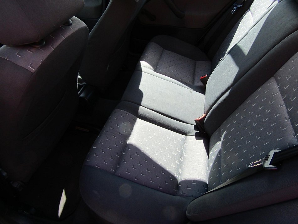Škoda Octavia 1.6 i 