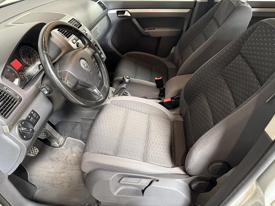 Volkswagen Touran 1.5i 