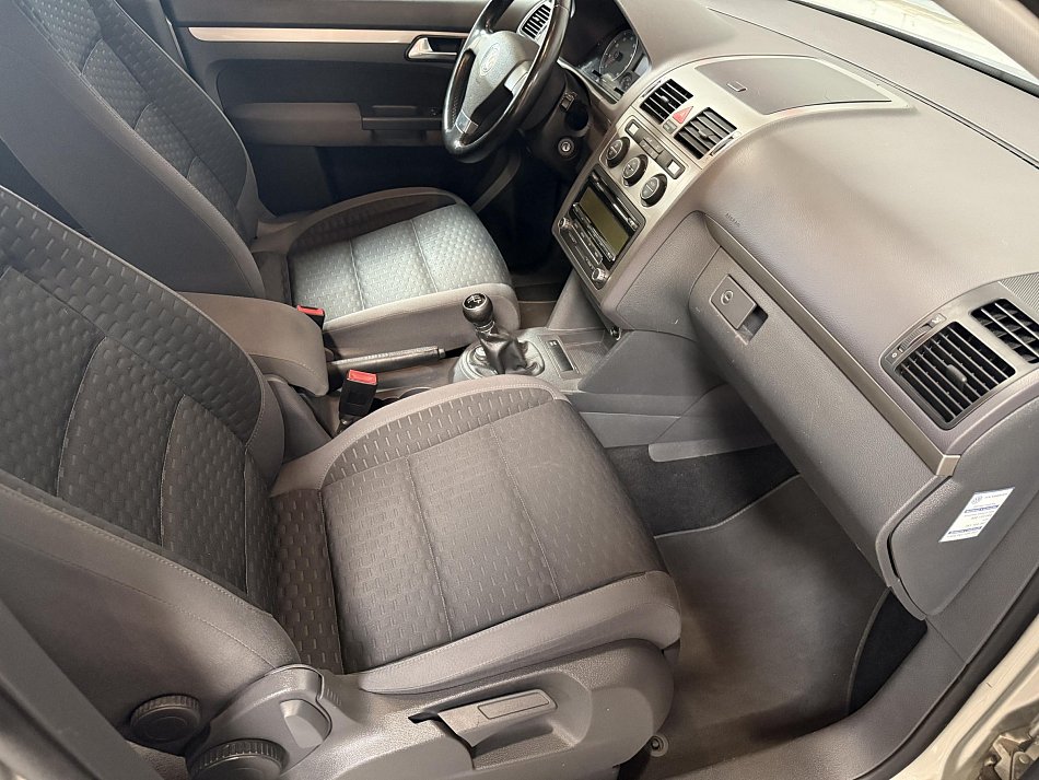 Volkswagen Touran 1.5i 