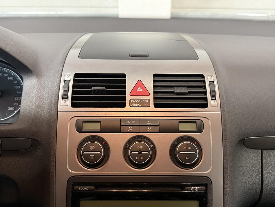 Volkswagen Touran 1.5i 