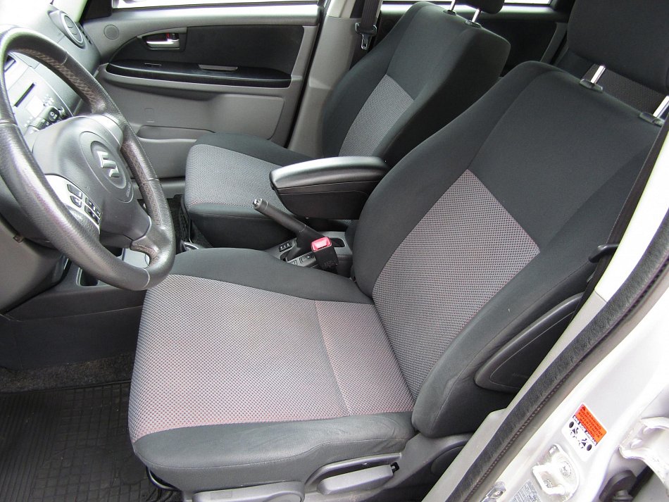 Suzuki SX4 1.6 i 